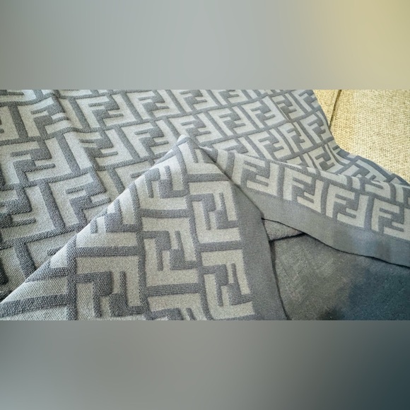 Fendi classic jumper - size 40IT - Picture 3 of 5